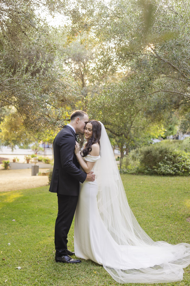 candid elegant wedding photography fain viejo