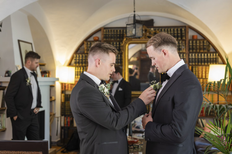 Fain Viejo Groom getting ready